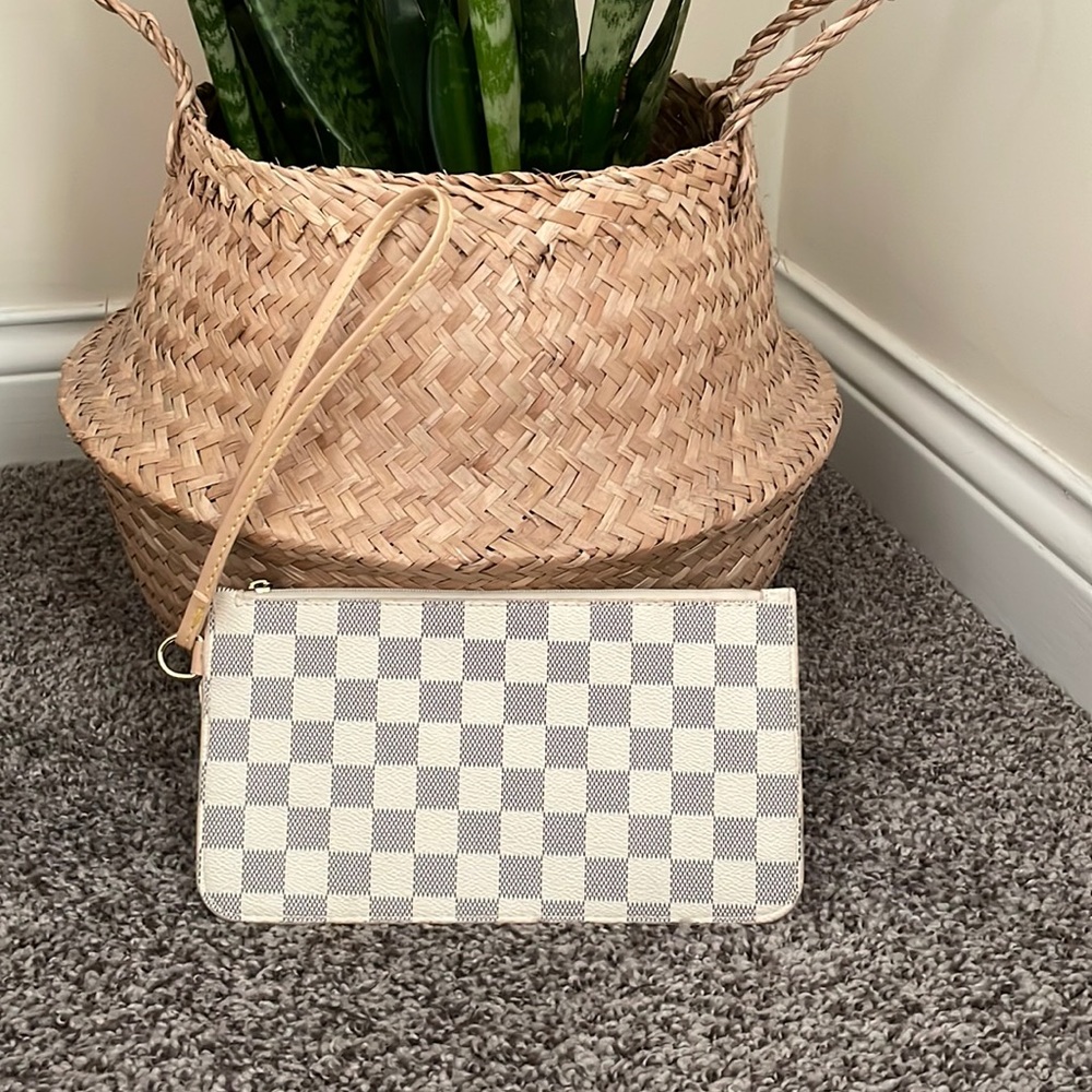 Checkered wallet pouch